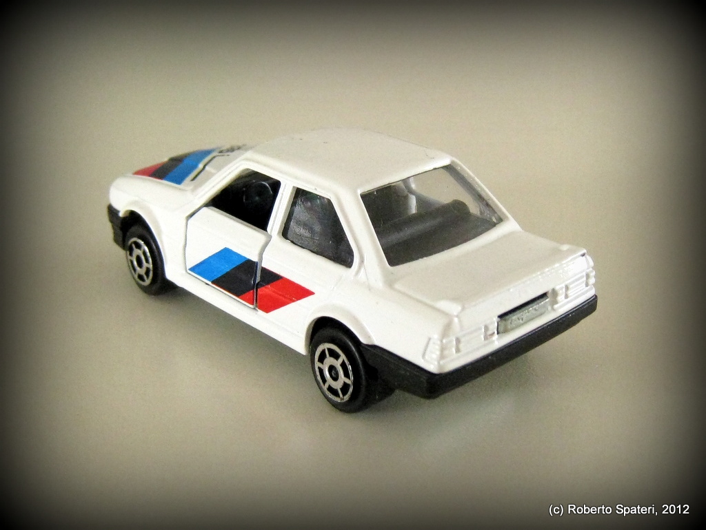 Majorette BMW 325 i (n.229)